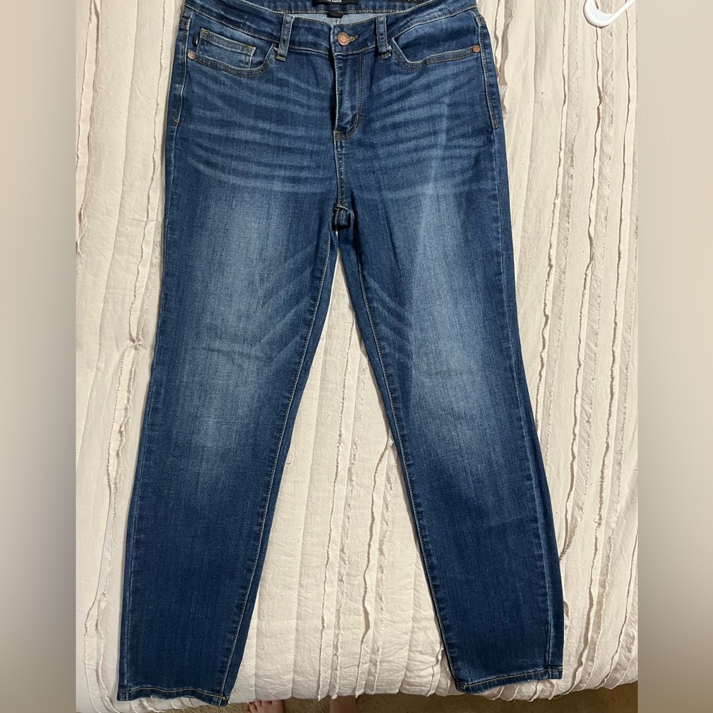 Size 29 Judy Blue relaxed fit skinny leg jeans